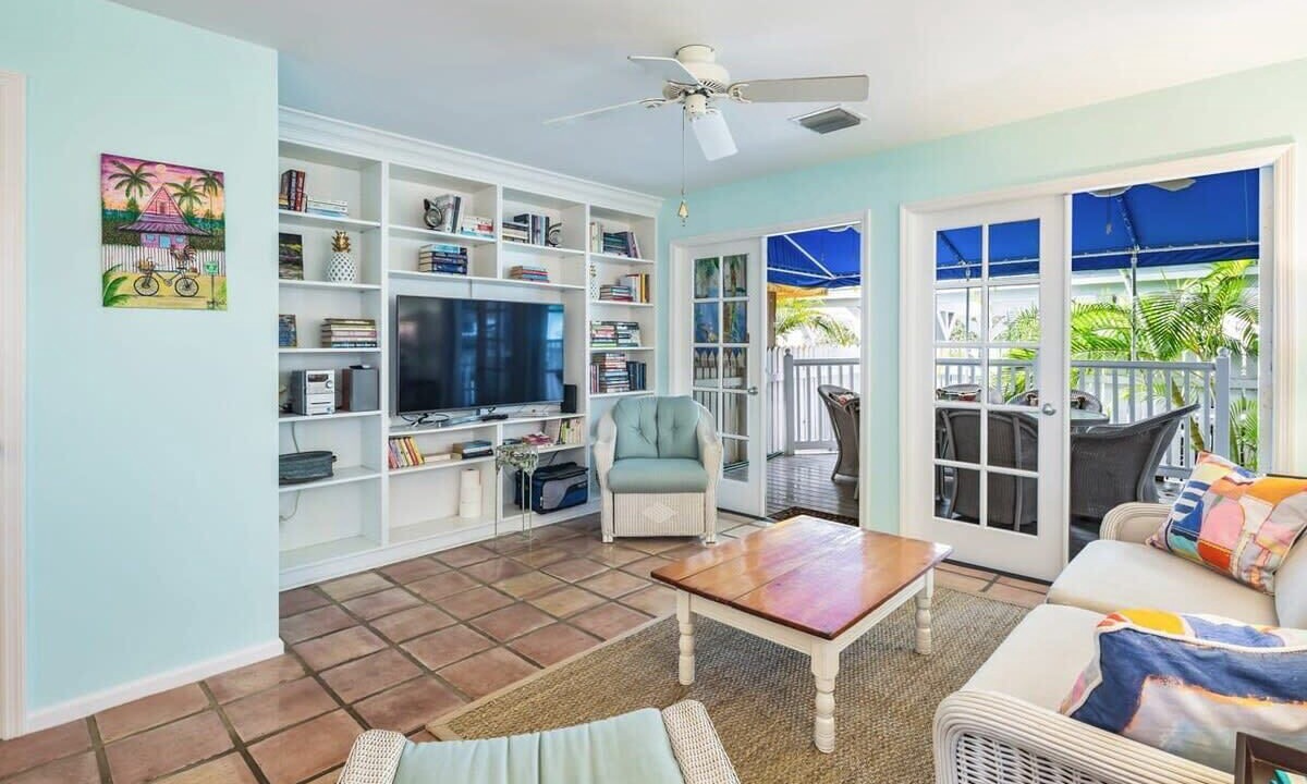 Photo of Livingroom in Bahama Village