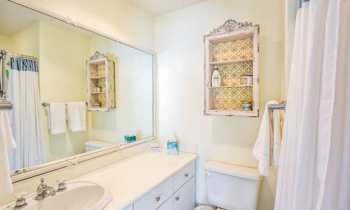 Photo of Bathroom in Bahama Village