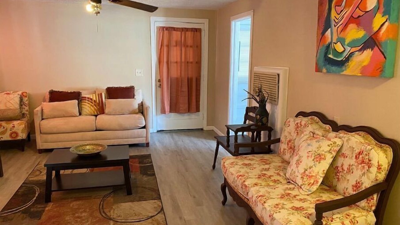 Photo of Livingroom in Valdosta