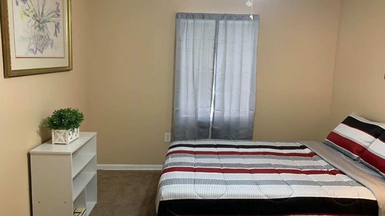 Photo of Bedroom in Valdosta