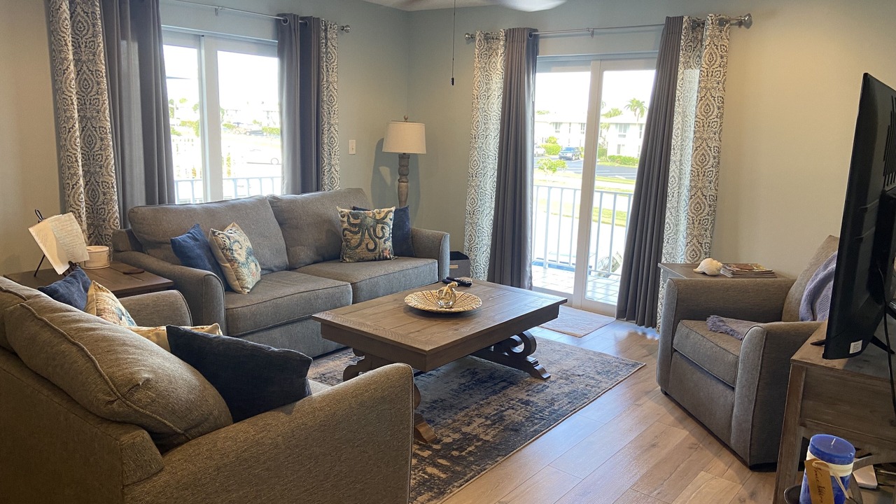 Photo of Livingroom in East Naples