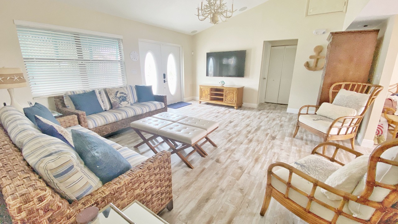 Photo of Livingroom in Marathon