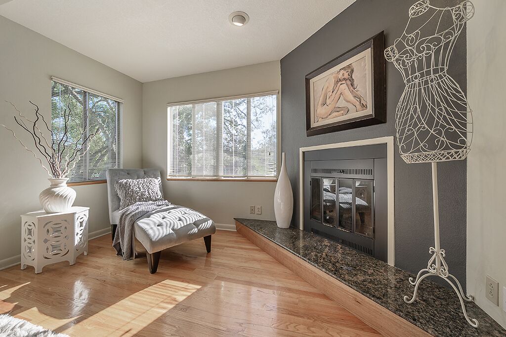Photo of Livingroom in Bearss Plaza