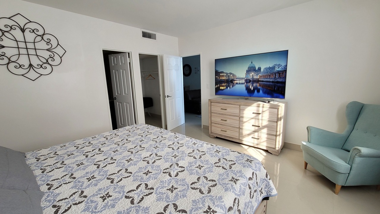 Photo of Bedroom in Hollywood South Central Beach