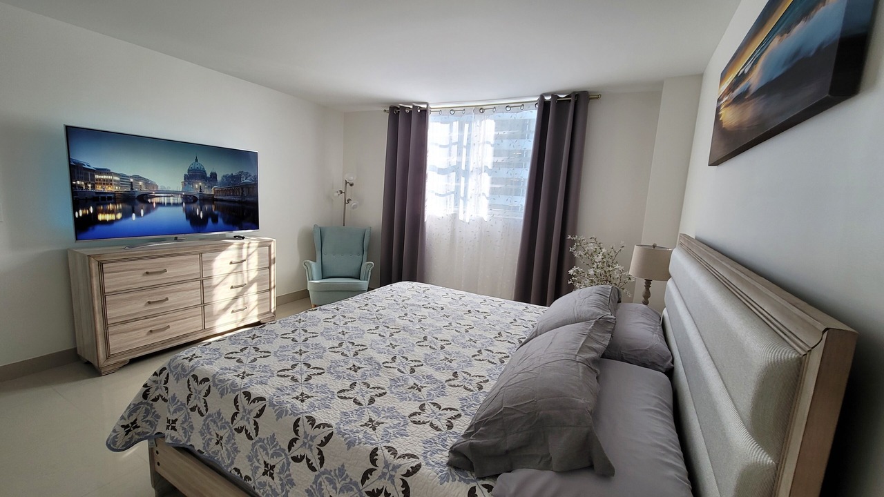 Photo of Bedroom in Hollywood South Central Beach