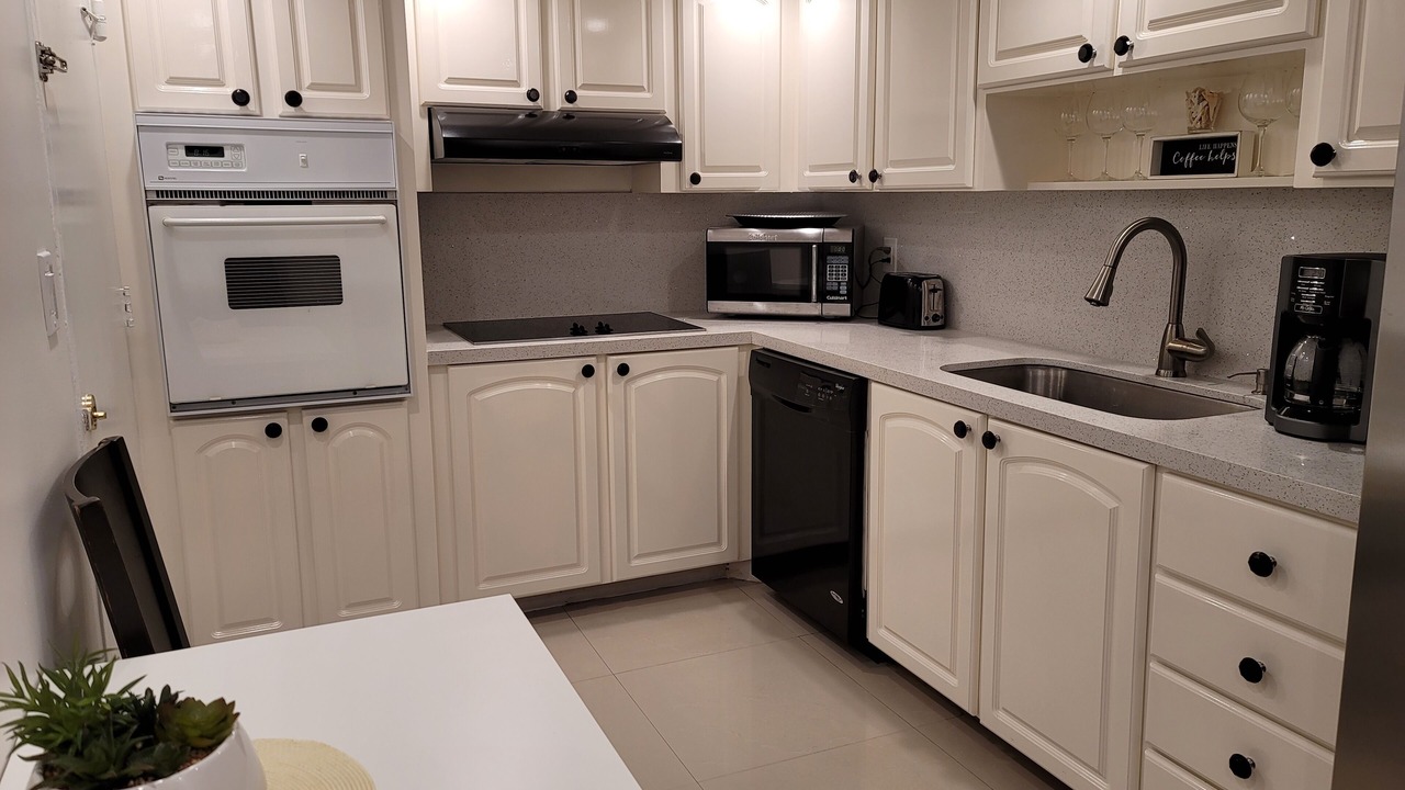 Photo of Kitchen in Hollywood South Central Beach