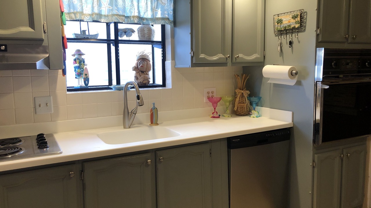 Photo of Kitchen in Lower Grand Lagoon