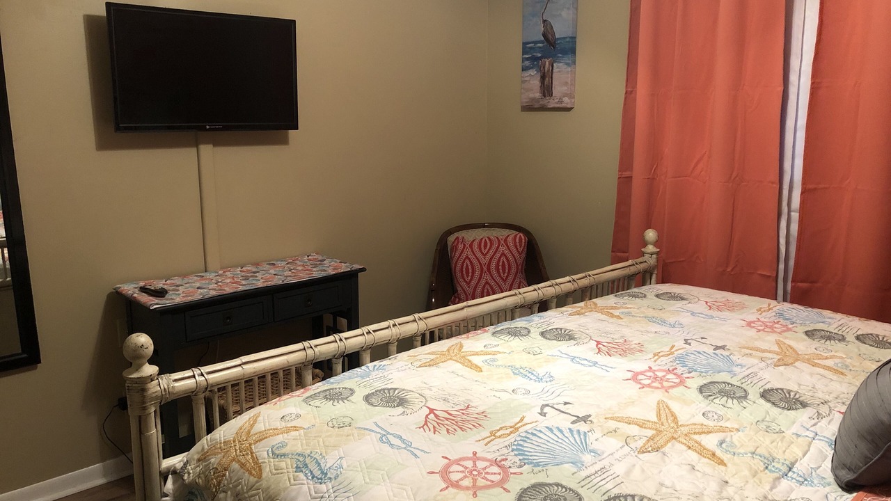Photo of Bedroom in Lower Grand Lagoon