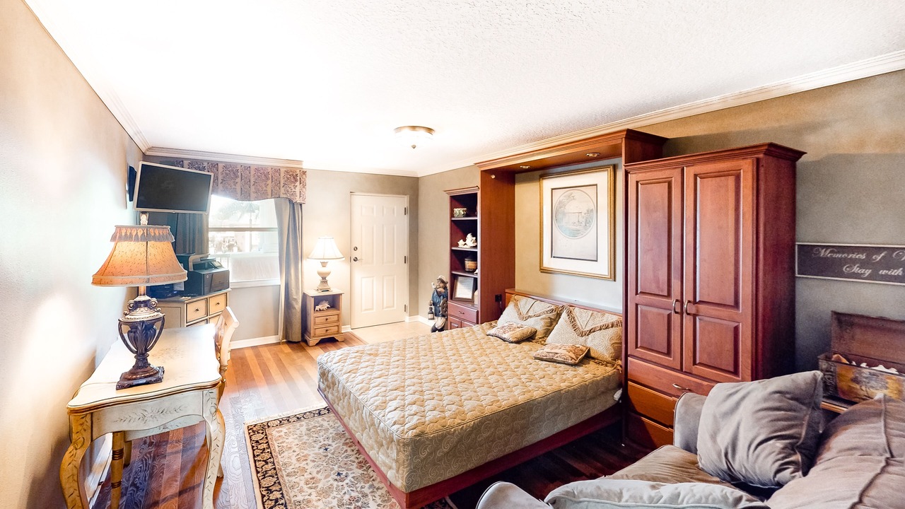 Photo of Bedroom in Redington Beach