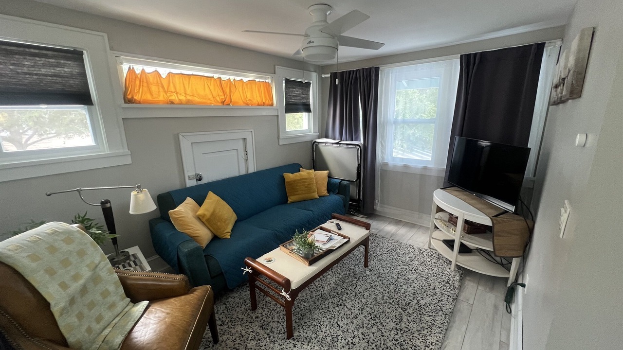 Photo of Livingroom in Crescent Lake