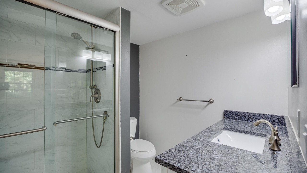 Photo of Bathroom in Central Beach