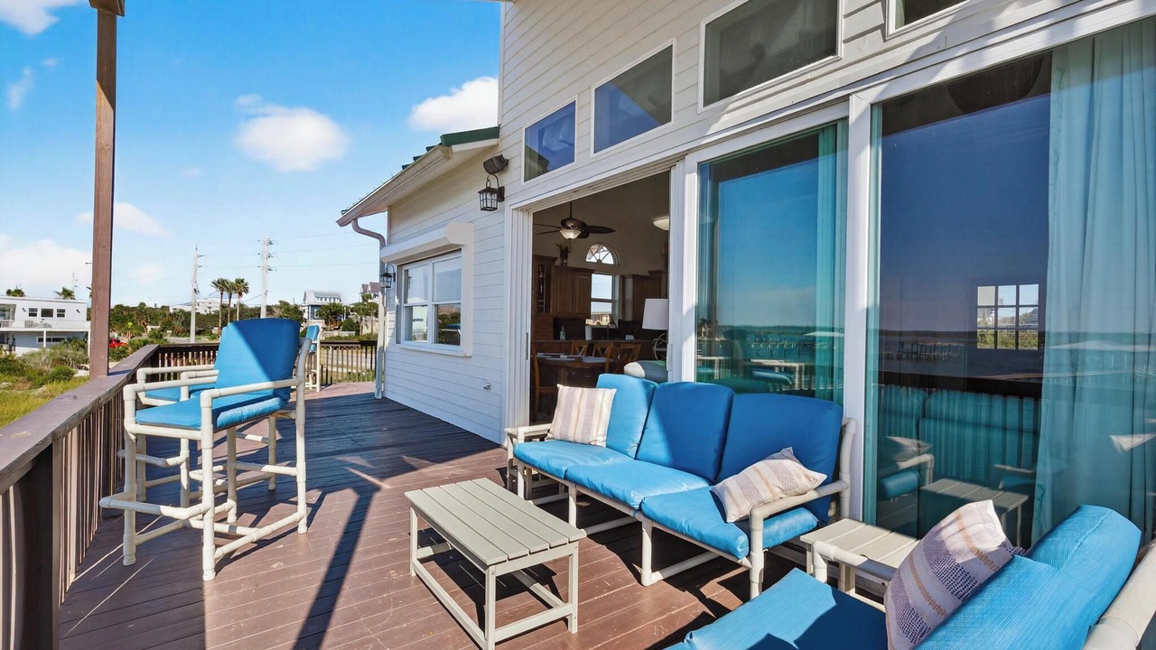 Photo of Patio Balcony in Crescent Beach