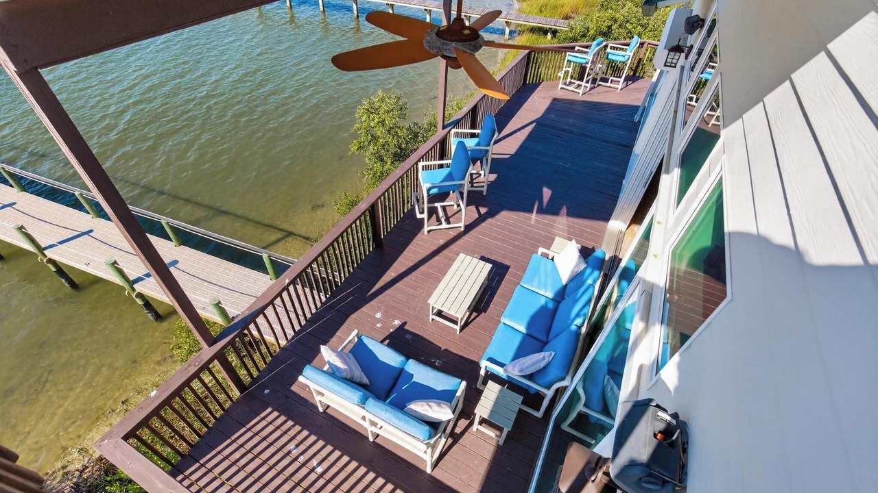 Photo of Patio Balcony in Crescent Beach