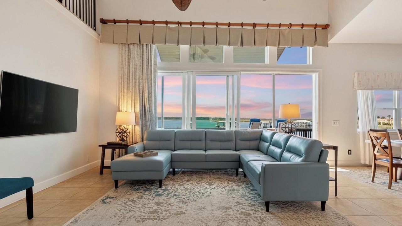 Photo of Livingroom in Crescent Beach
