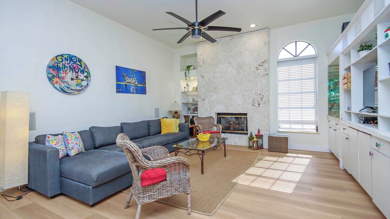 Photo of Livingroom in Beachview Country Club Estates