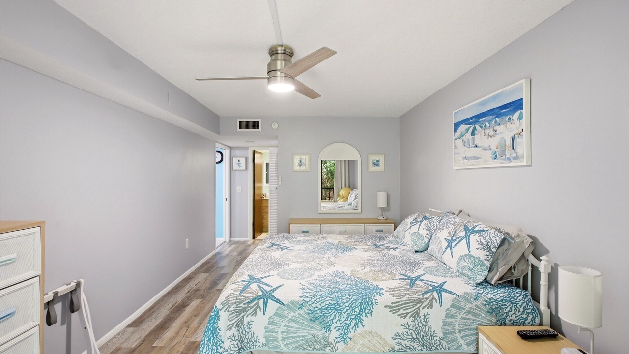 Photo of Bedroom in Holmes Beach