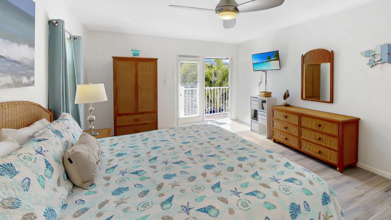 Photo of Bedroom in Pass-a-Grille Historic District
