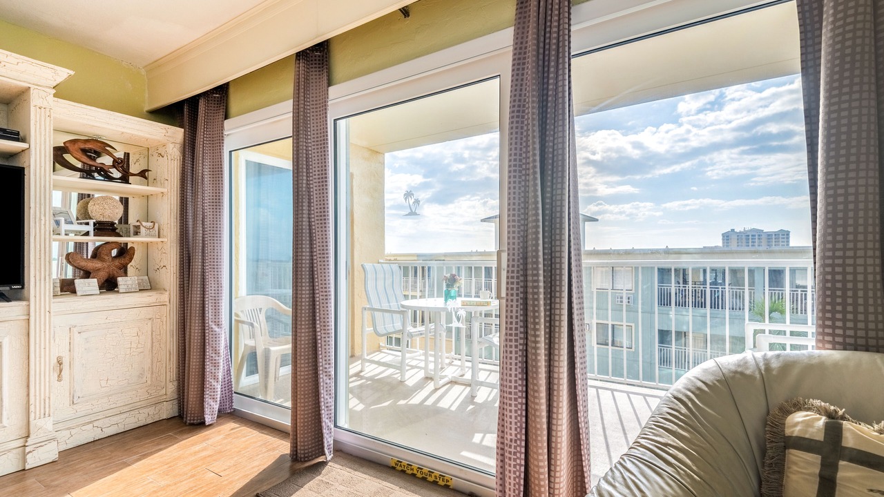 Photo of Livingroom in New Smyrna Beach