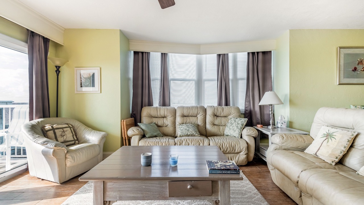 Photo of Livingroom in New Smyrna Beach