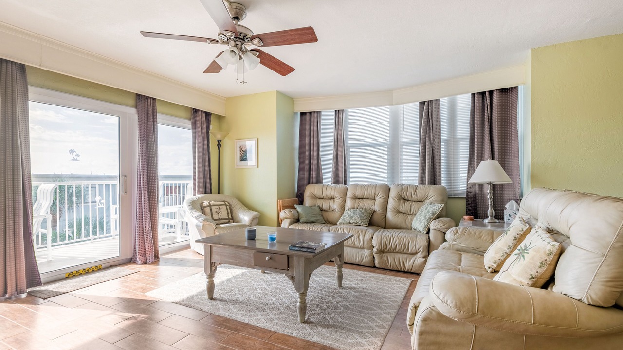 Photo of Livingroom in New Smyrna Beach