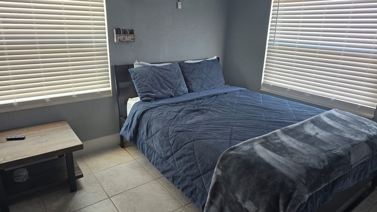 Photo of Bedroom in Mid Island