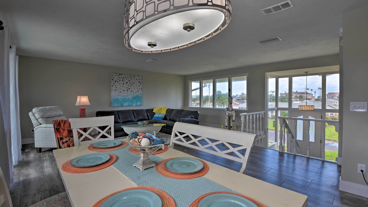 Photo of Bedroom in Royal Dunes North