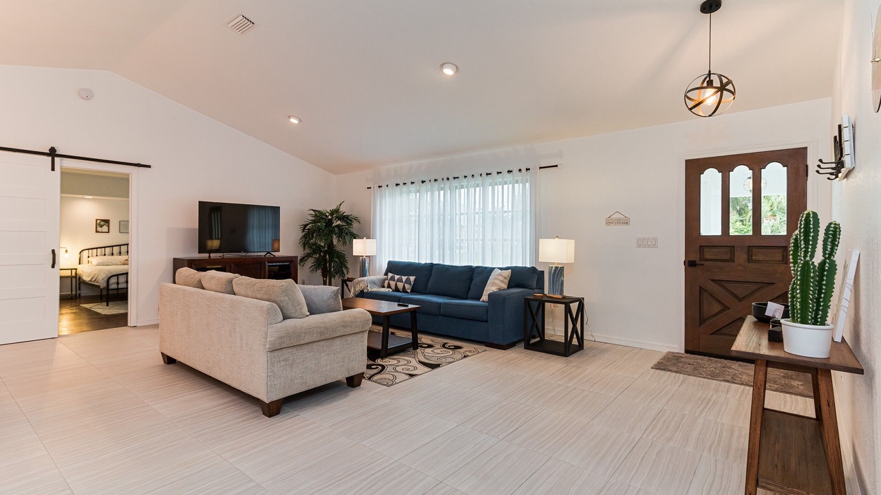 Photo of Livingroom in Gulf Cove
