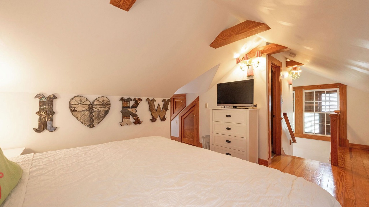 Photo of Bedroom in Historic Seaport