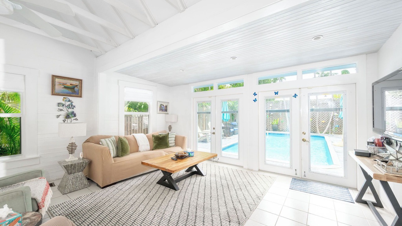 Photo of Livingroom in Historic Seaport