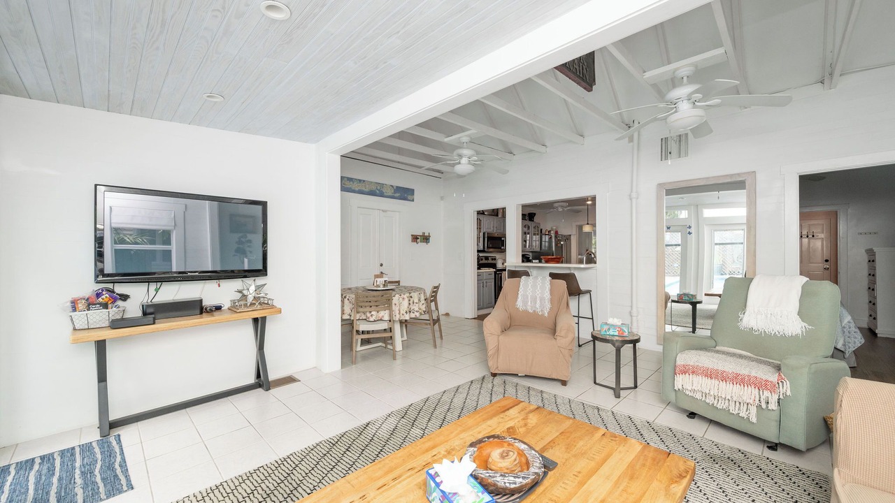 Photo of Livingroom in Historic Seaport