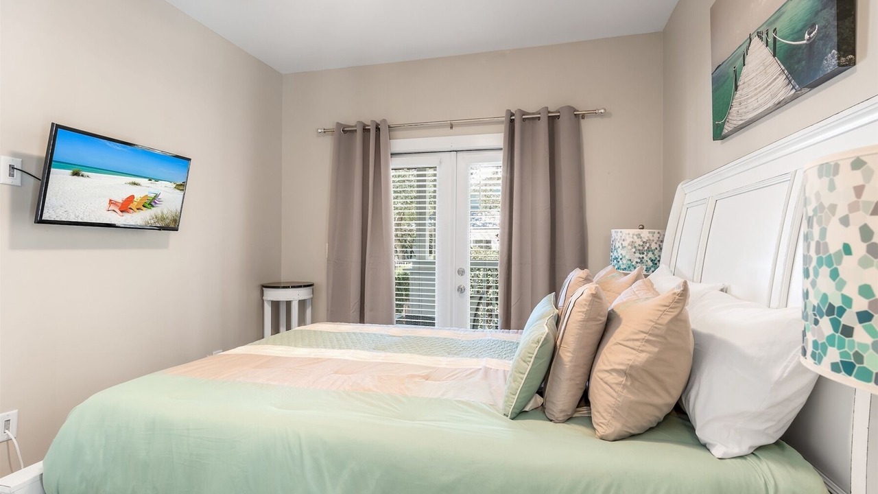Photo of Bedroom in Seacrest