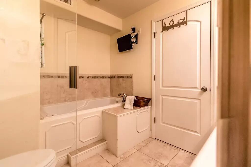Photo of Bathroom in Marathon