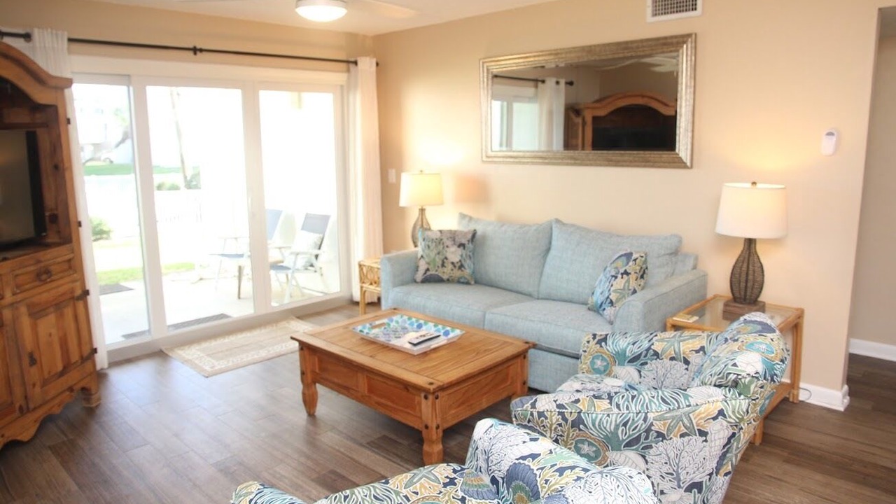 Photo of Livingroom in Crescent Beach