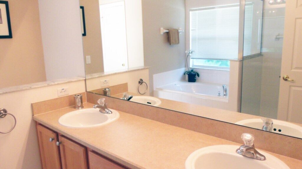 Photo of Bathroom in Orange Tree