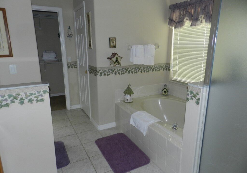 Photo of Bathroom in Orange Tree