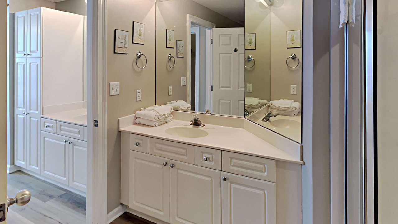 Photo of Bathroom in Navarre Beach