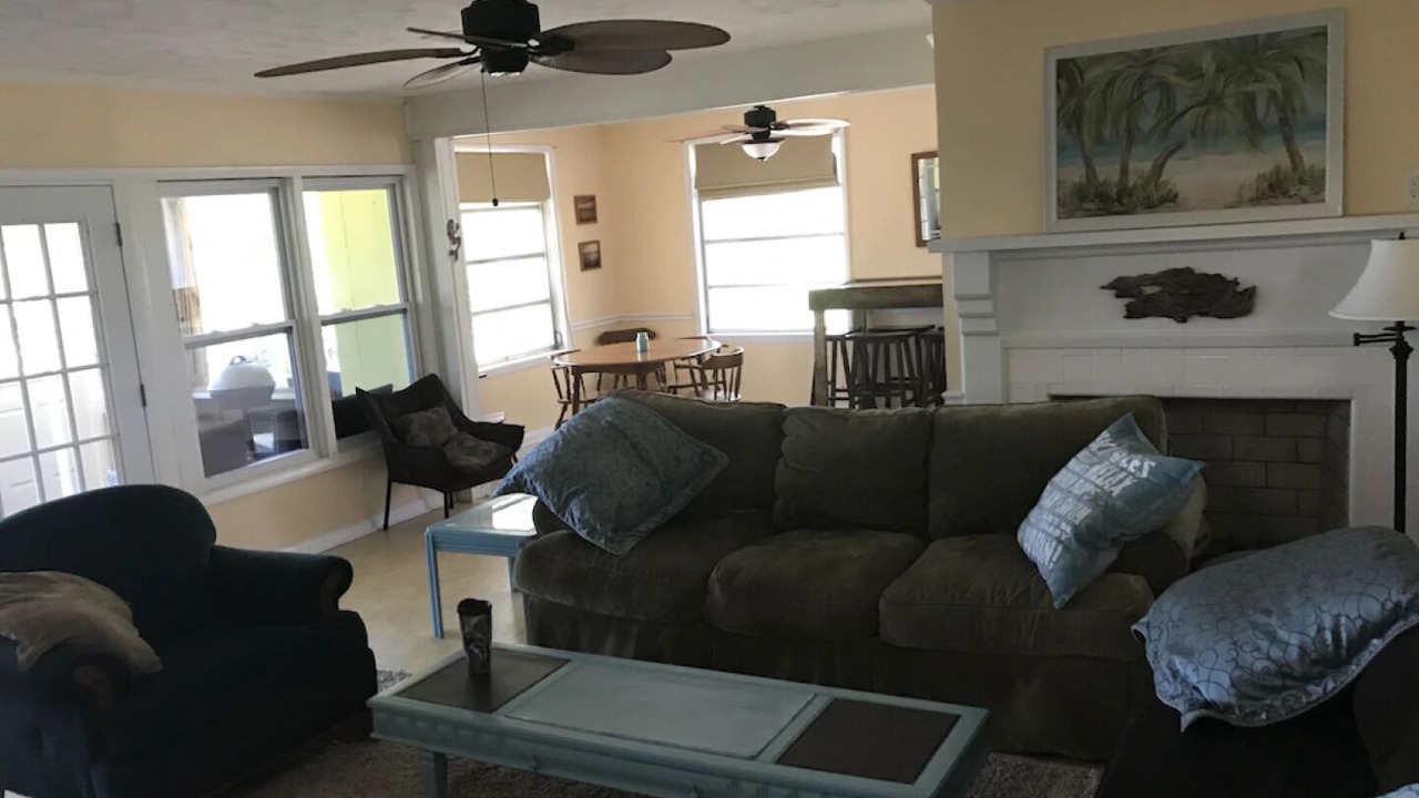 Photo of Livingroom in Panacea