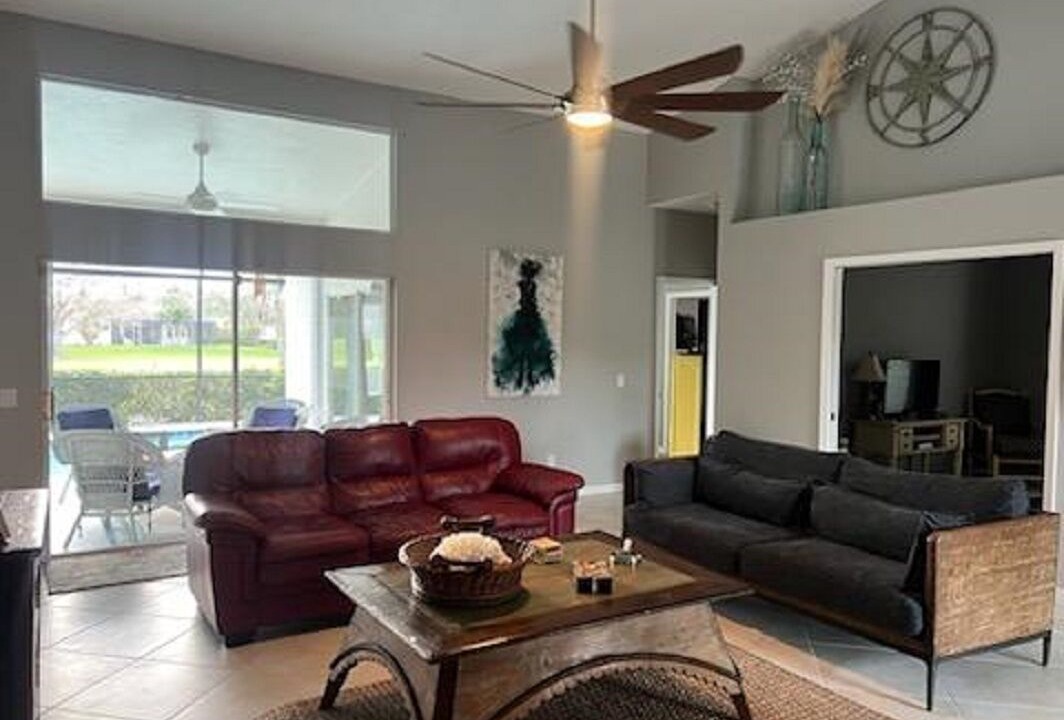 Photo of Livingroom in Naples
