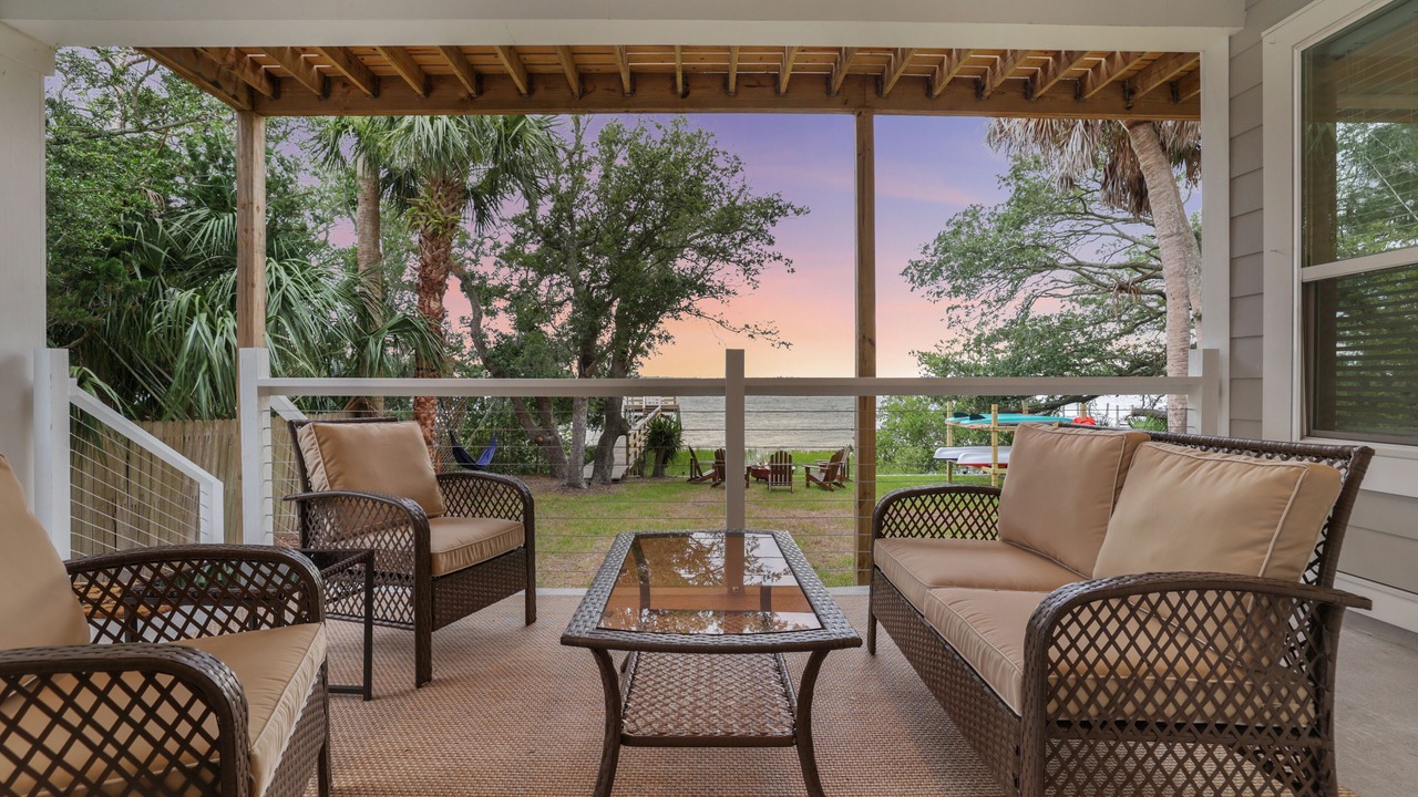 Photo of Patio Balcony in Crescent Beach