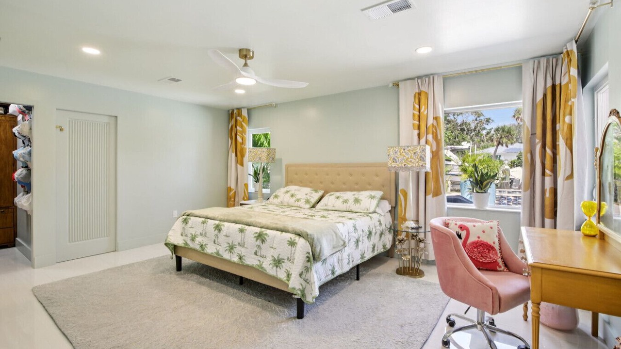 Photo of Bedroom in Longboat Key