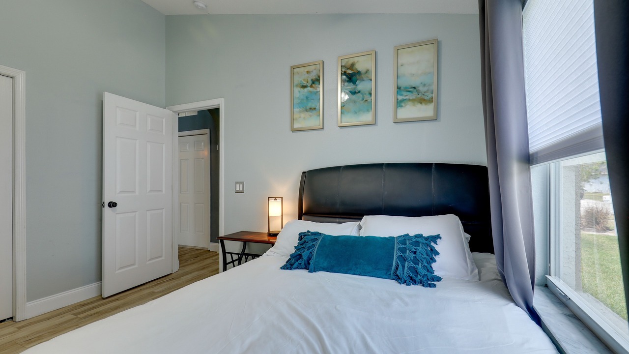 Photo of Bedroom in Lakeview Village