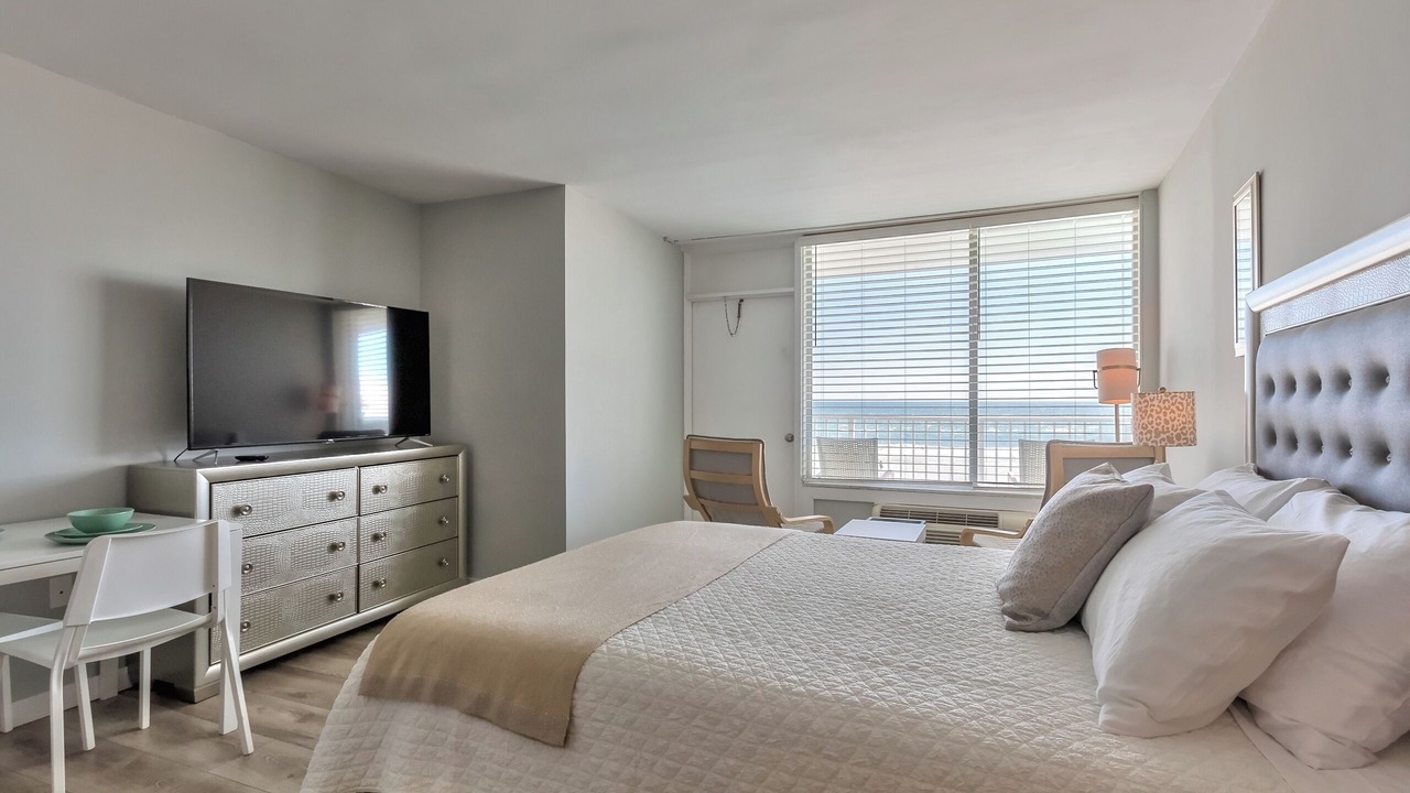 Photo of Bedroom in Seabreeze Historic District