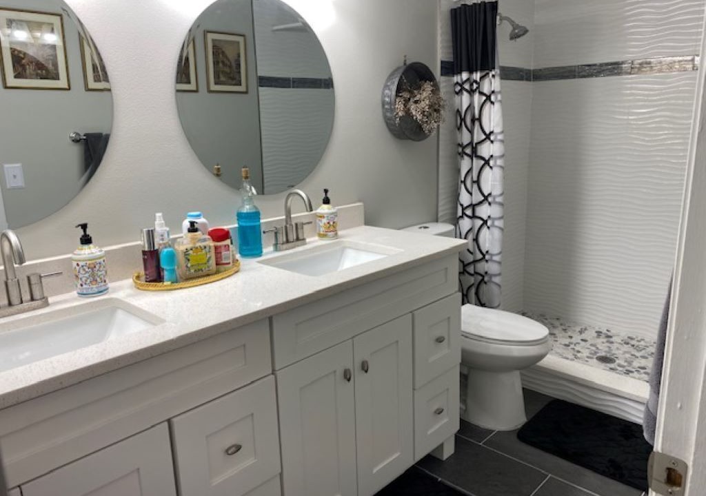 Photo of Bathroom in Village Grove