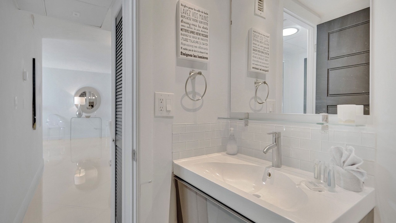 Photo of Bathroom in Hollywood South Central Beach