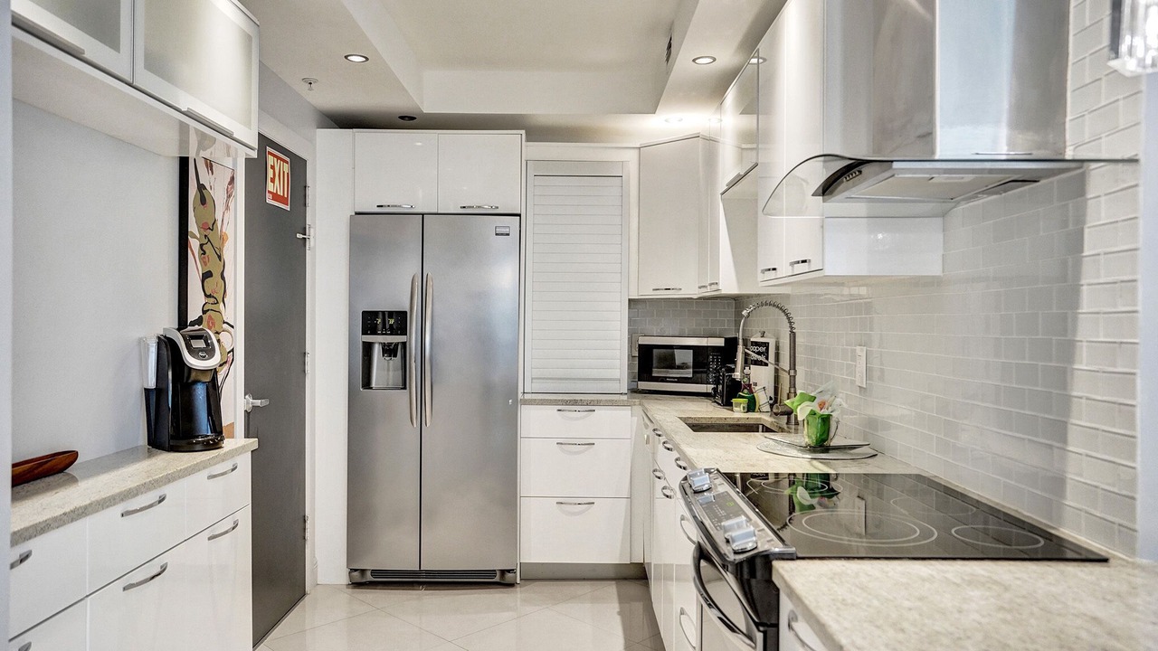 Photo of Kitchen in Hollywood South Central Beach