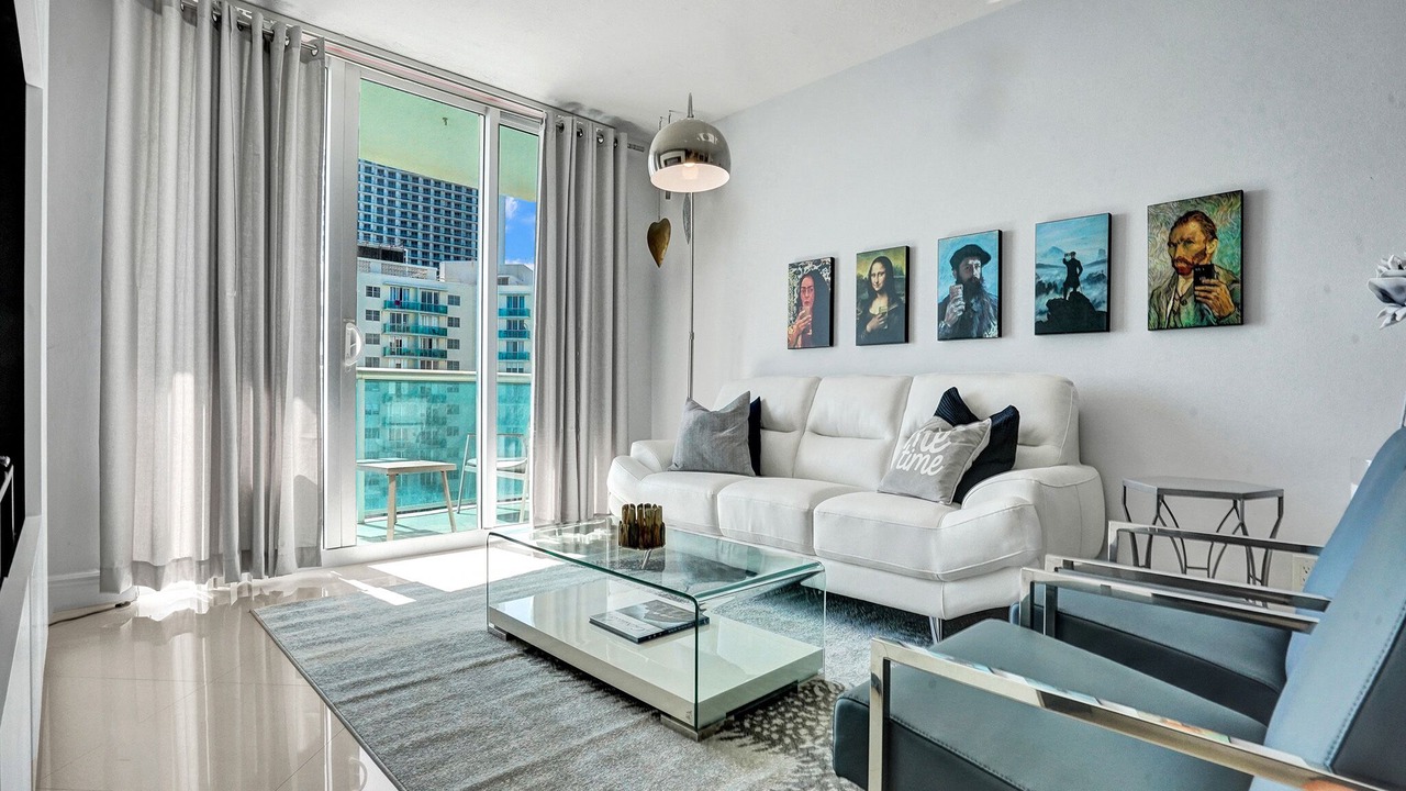 Photo of Livingroom in Hollywood South Central Beach
