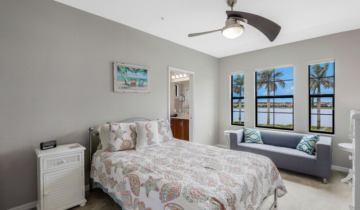 Photo of Bedroom in Naples