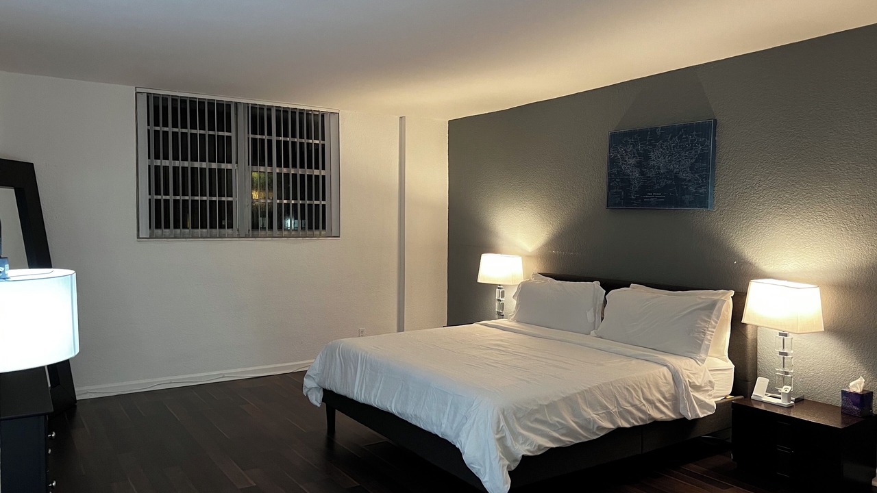 Photo of Bedroom in Hollywood South Central Beach