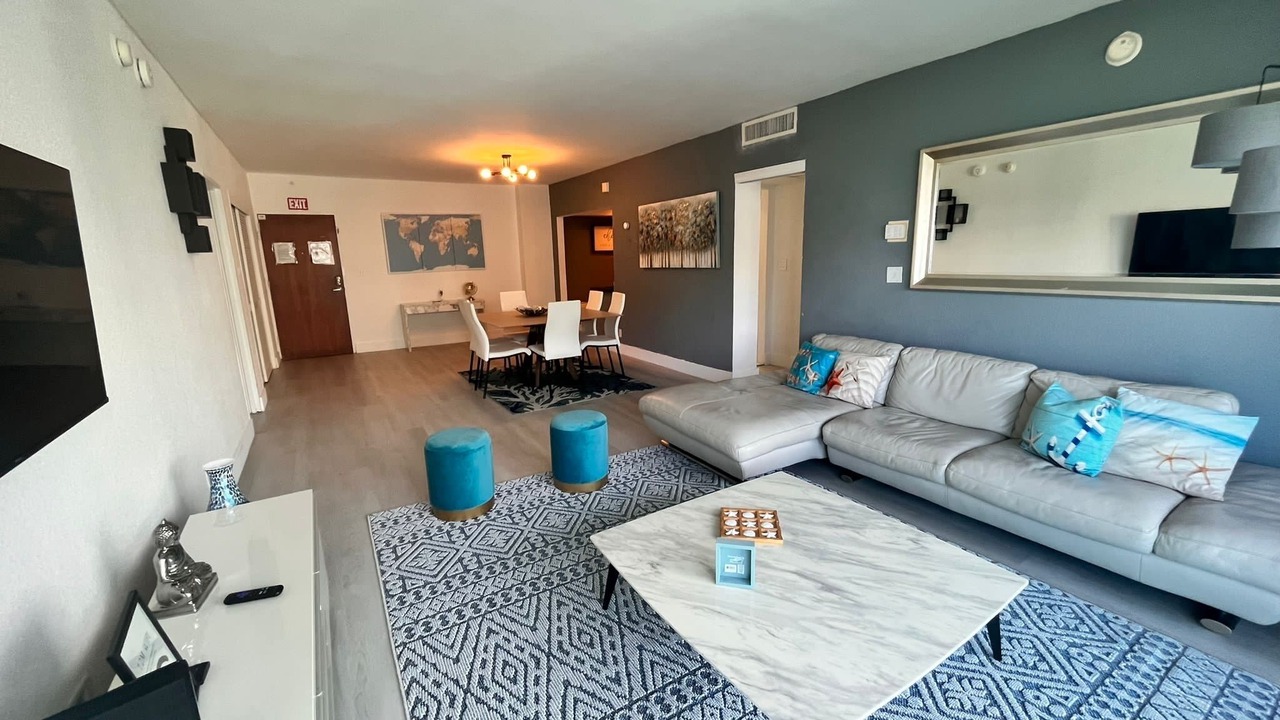Photo of Livingroom in Hollywood South Central Beach