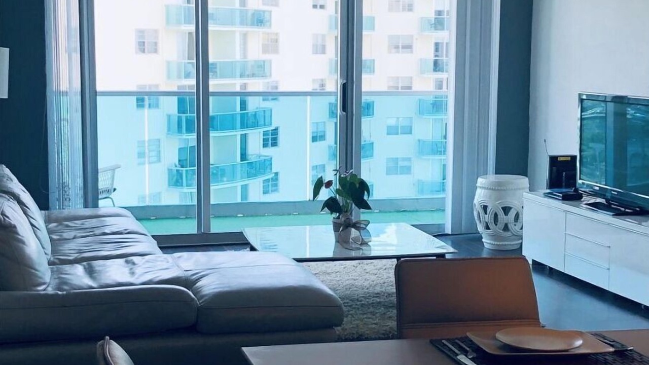 Photo of Livingroom in Hollywood South Central Beach
